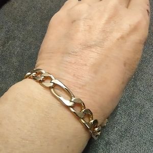 Italy 14k Figaro 8.5 inch gold bracelet